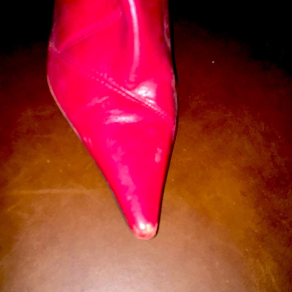 RED LEATHER ANKLE BOOTS - Picture 2 of 4